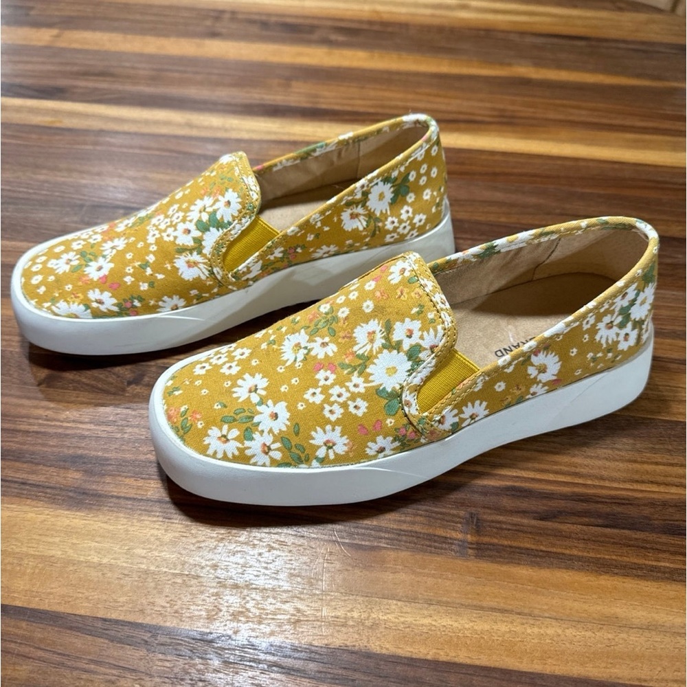 Lucky brand spring slip on shoes size 8 1/2